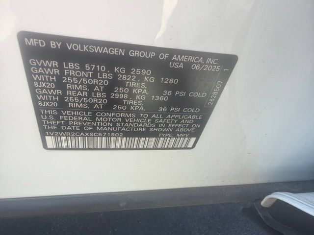 Used 2025 Volkswagen Atlas SE FWD image 10