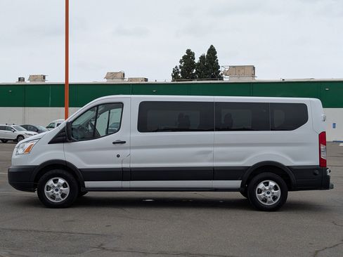 Used 2018 Ford Transit 350 XLT image 4