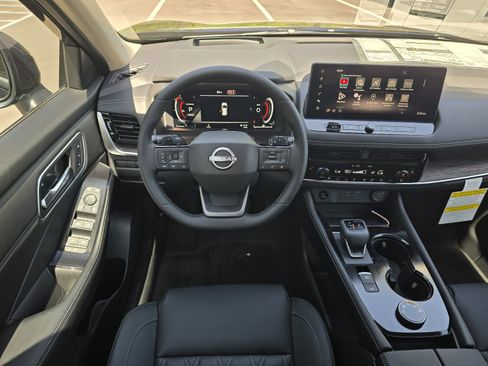 New 2026 Nissan Rogue Platinum AWD/4WD image 13