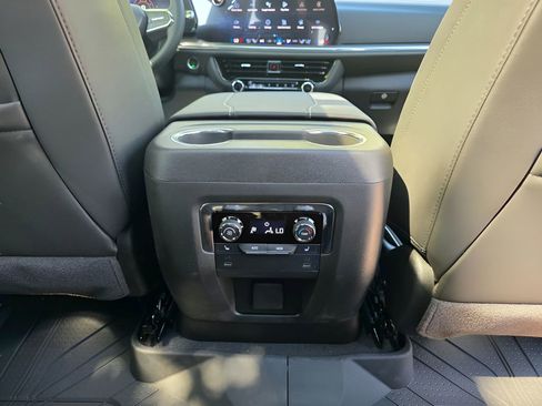 New 2026 Chevrolet Tahoe Premier w/ Sun And Tow Package AWD/4WD image 10