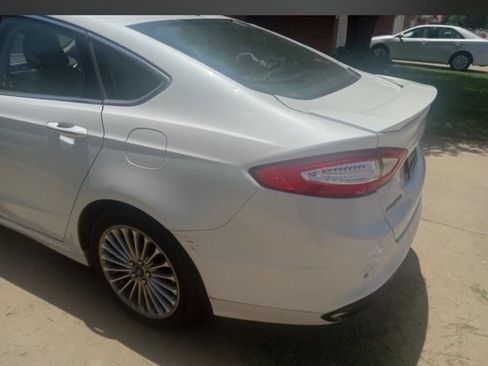 Used 2016 Ford Fusion Titanium FWD image 4