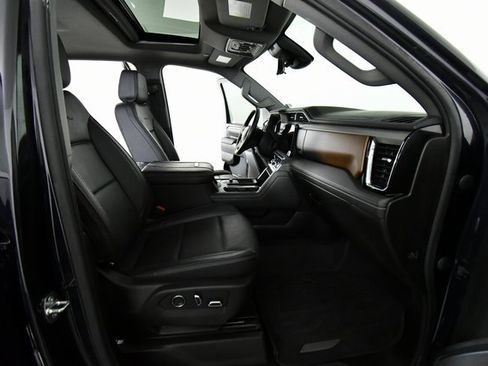 Used 2024 GMC Sierra 2500 Denali w/ Denali Reserve Package image 24