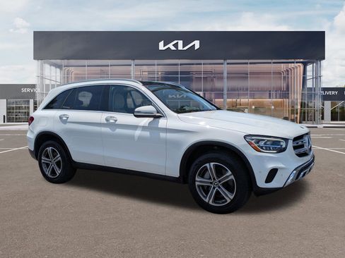 Used 2021 Mercedes-Benz GLC 300 image 2