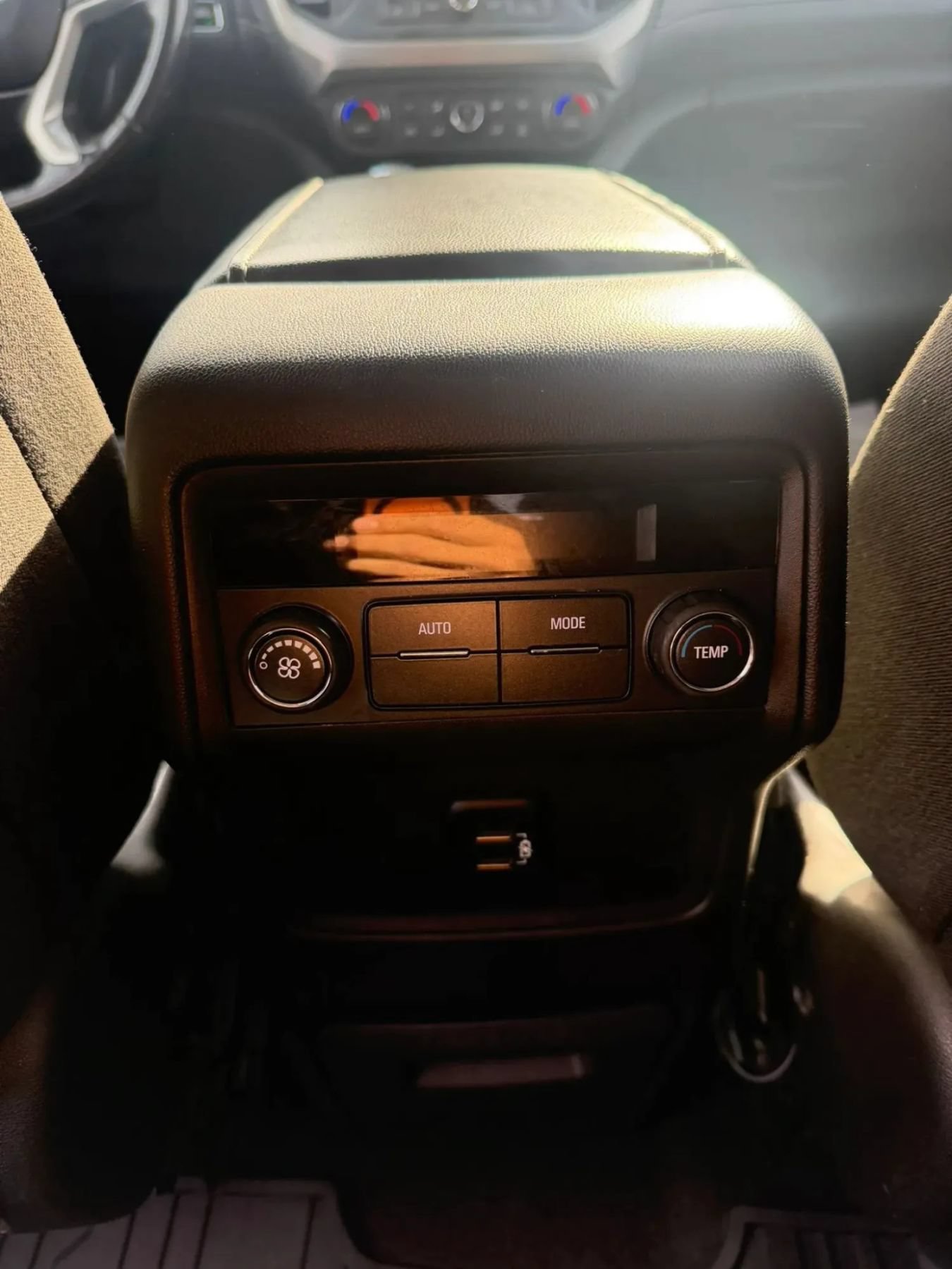 Used 2018 GMC Acadia SLE w/ Driver Alert Package I AWD/4WD image 19