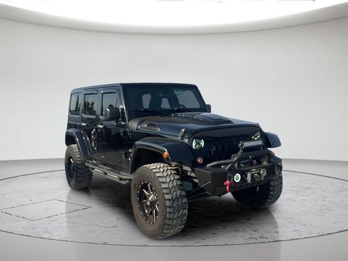 Used 2015 Jeep Wrangler Unlimited Sahara w/ Max Tow Package AWD/4WD image 1