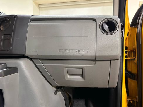 Used 2009 Ford E-150 and Econoline 150 Wagon image 34