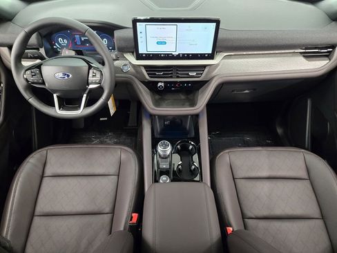 New 2026 Ford Explorer Platinum image 32
