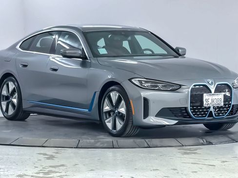 Used 2023 BMW i4 eDrive40 w/ Premium Package image 9