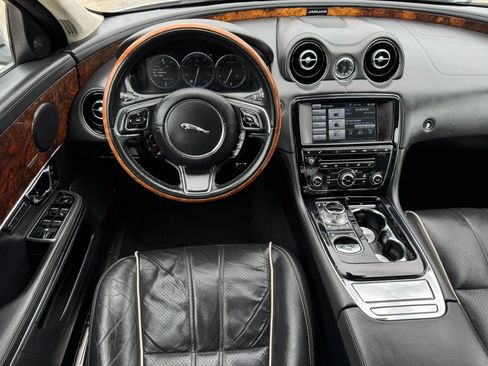 Used 2014 Jaguar XJ L Portfolio RWD image 31