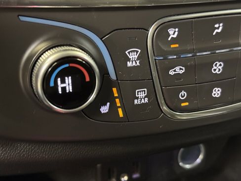 Used 2019 Chevrolet Traverse LT image 39