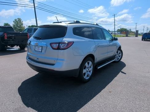 Used 2017 Chevrolet Traverse LT w/ Style and Technology Package FWD image 27