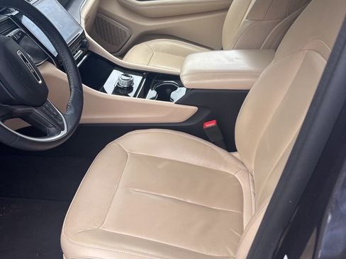 Used 2022 Jeep Grand Cherokee L Limited RWD image 9