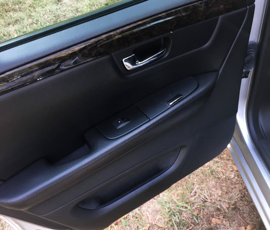 Used 2008 Cadillac DTS FWD image 12
