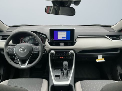 Used 2025 Toyota RAV4 XLE image 11