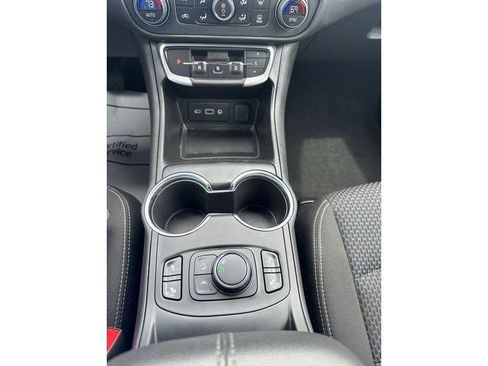 Used 2023 GMC Terrain SLE w/ Driver Convenience Package FWD image 28