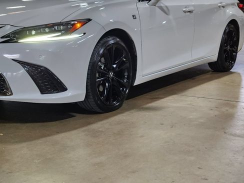 Used 2024 Lexus ES 350 F Sport w/ Accessory Package (Z2) FWD image 17