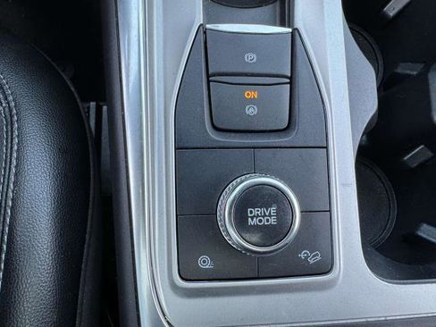 Certified 2022 Ford Explorer Limited w/ Equipment Group 301A image 17