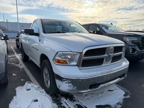 Used 2011 RAM 1500 Classic SLT w/ Luxury Group image 4