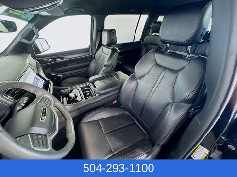Used 2024 Jeep Wagoneer L Series II RWD image 24