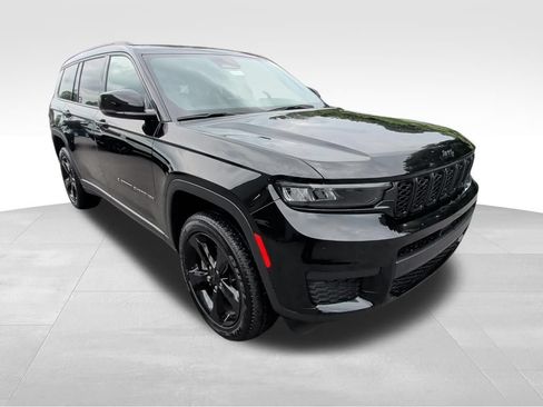 Used 2023 Jeep Grand Cherokee L Altitude AWD/4WD image 7
