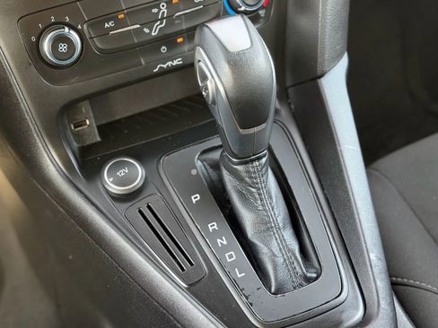 Used 2015 Ford Focus SE image 27
