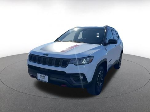 Used 2025 Jeep Compass Trailhawk w/ Trailer Tow Group image 7