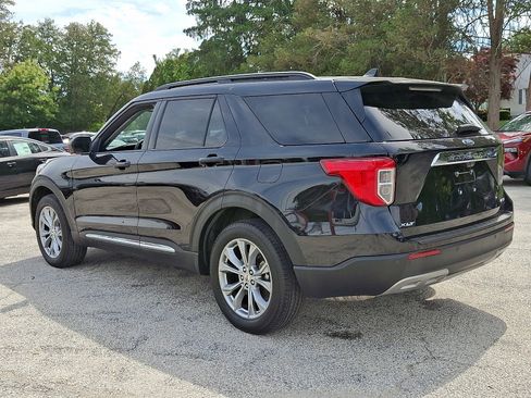 Used 2023 Ford Explorer XLT w/ Equipment Group 202A AWD/4WD image 4