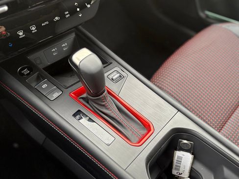 New 2026 Nissan Kicks SR image 12