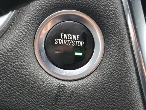 Used 2023 Chevrolet Traverse LT FWD image 24