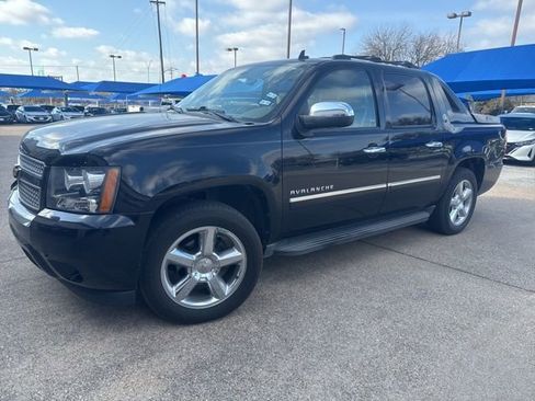 Used 2013 Chevrolet Avalanche LTZ image 1