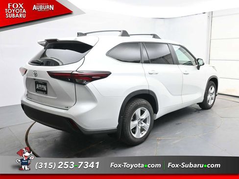Used 2025 Toyota Highlander LE image 13