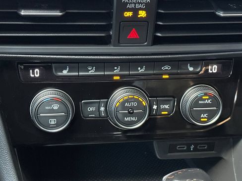 Used 2023 Volkswagen Jetta SE w/ Panoramic Sunroof Package FWD image 19