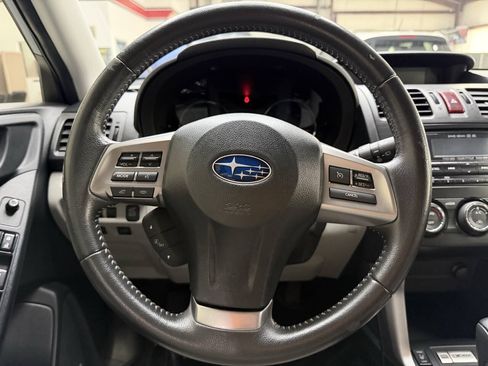 Used 2015 Subaru Forester 2.5i Touring AWD/4WD image 22