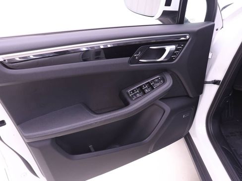 Used 2021 Porsche Macan AWD/4WD image 15