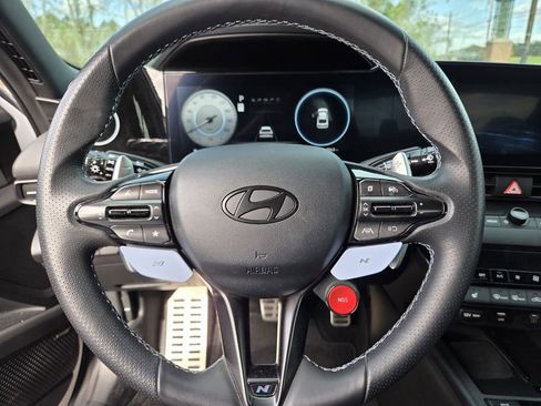 Certified 2025 Hyundai Elantra N image 23