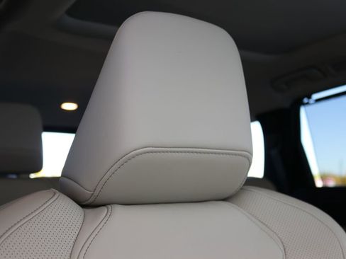 Certified 2025 INFINITI QX60 Luxe image 38