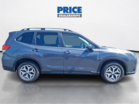 Used 2023 Subaru Forester Premium AWD/4WD image 4