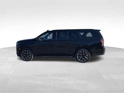 Used 2022 Chevrolet Suburban RST w/ Sport Performance Package AWD/4WD image 5