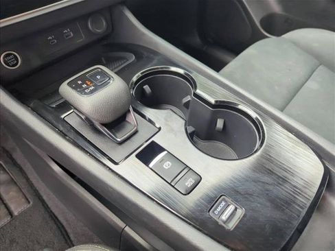 Used 2023 Nissan Rogue S FWD image 14