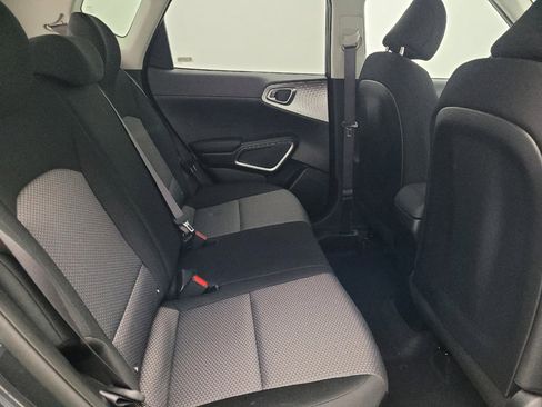 Used 2025 Kia Soul LX image 19