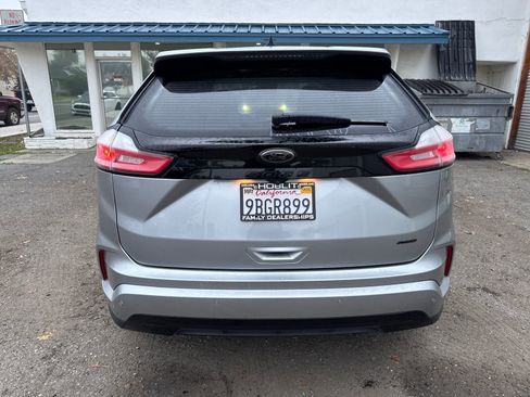 Certified 2022 Ford Edge SE w/ Black Appearance Package image 4