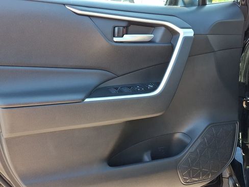 Certified 2025 Toyota RAV4 XLE AWD/4WD image 15