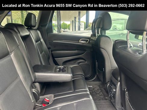 Used 2017 Jeep Grand Cherokee Limited w/ Luxury Group II AWD/4WD image 12