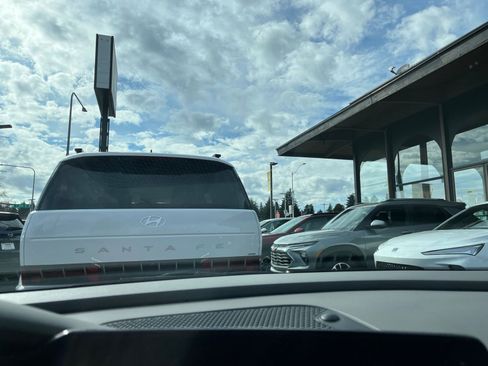 Used 2025 Hyundai Elantra SEL image 17