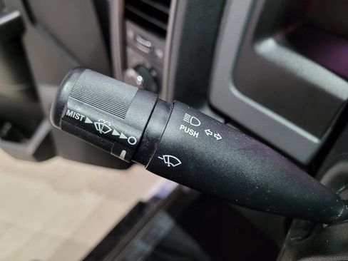 Used 2018 RAM 1500 ST w/ SXT Appearance Group image 38