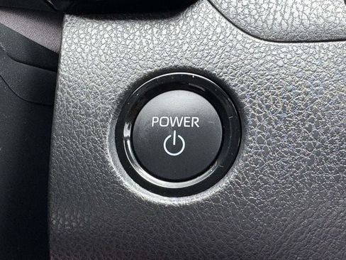 Used 2025 Toyota Camry SE FWD image 9