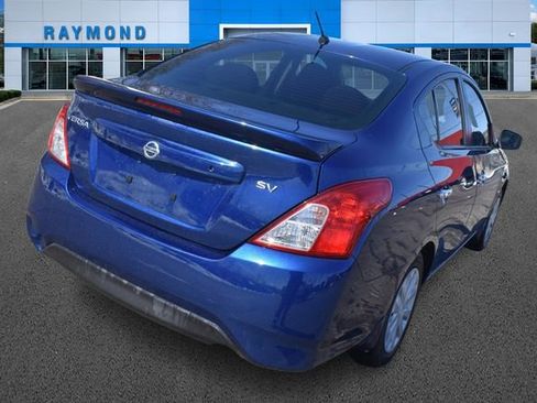 Used 2019 Nissan Versa SV image 3