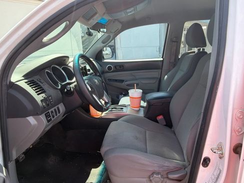 Used 2015 Toyota Tacoma PreRunner w/ TRD Off-Road Package RWD image 7