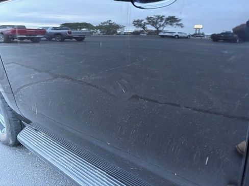 Used 2024 Ford Expedition XLT RWD image 3