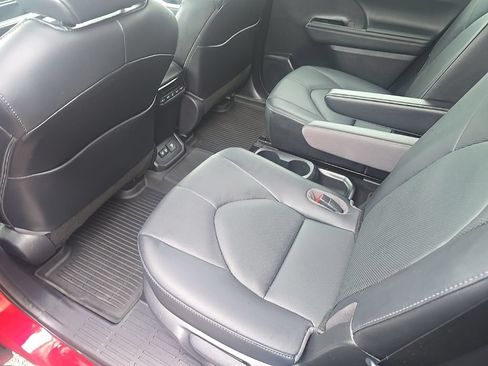 Used 2021 Toyota Highlander Limited AWD/4WD image 12